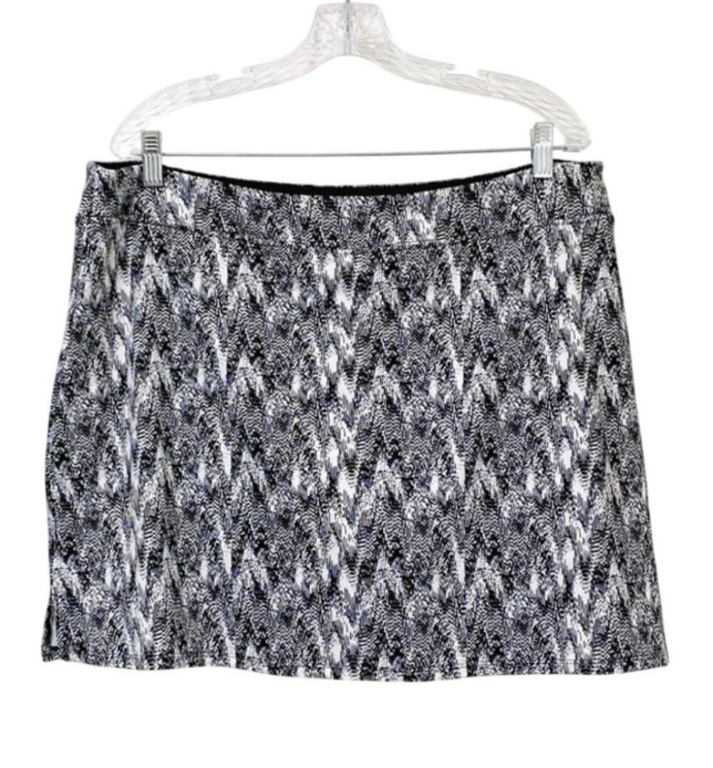 Colorado Clothing Tranquility Skort Black & White Geometric – Size L